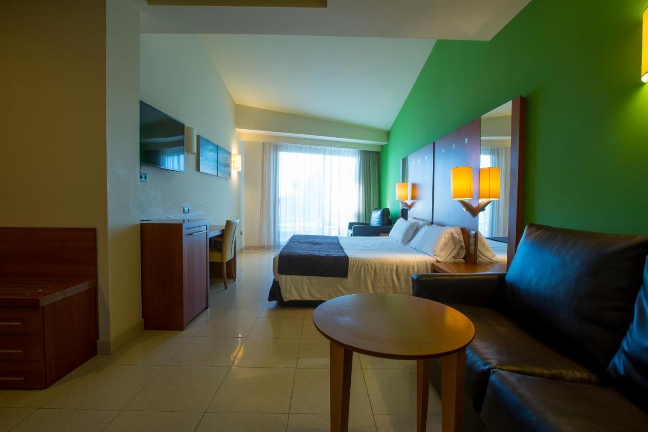 Hotel Miami Mar ซันต์การ์เลสเดลาราปีตา ภายนอก รูปภาพ