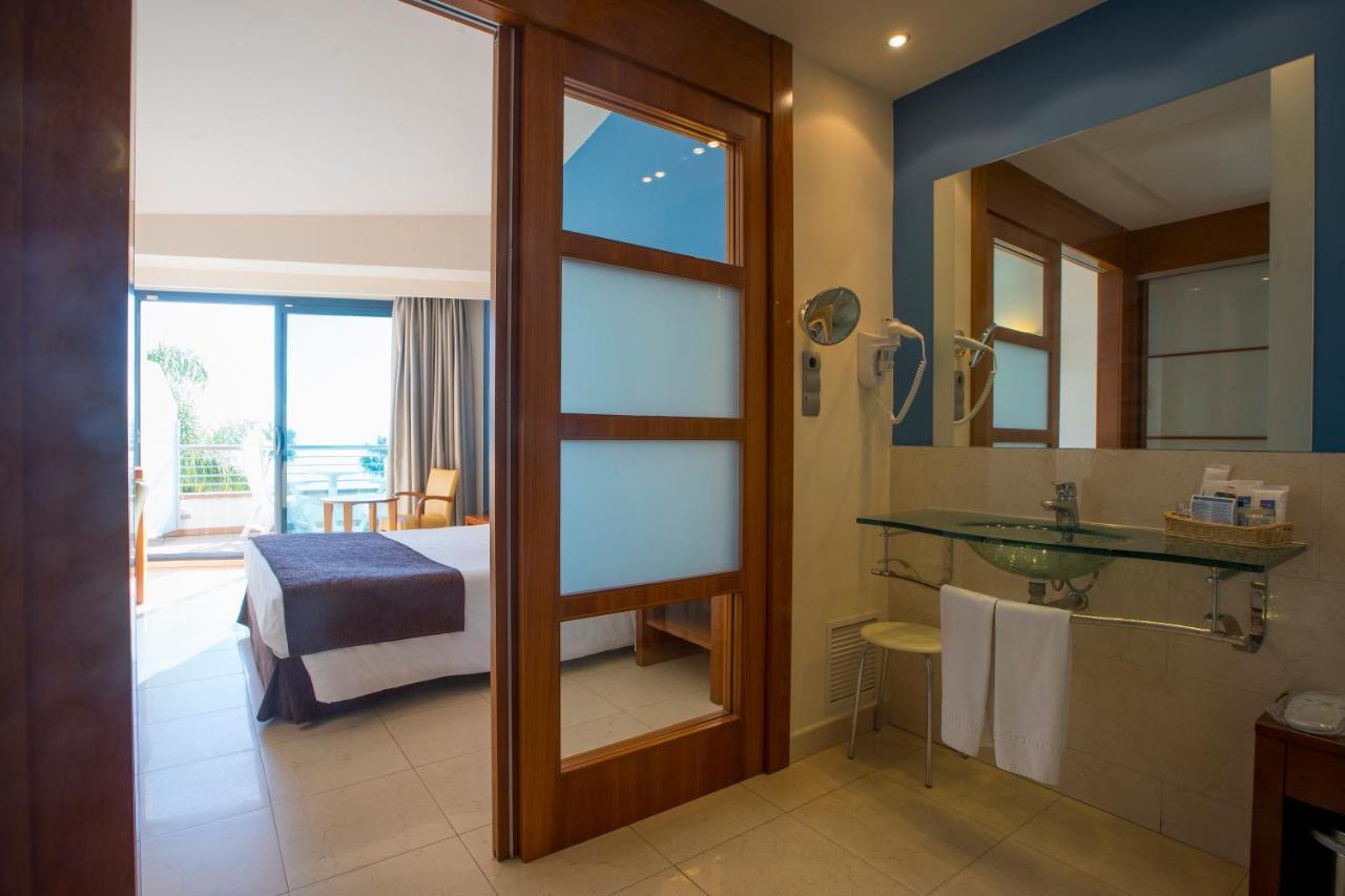 Hotel Miami Mar ซันต์การ์เลสเดลาราปีตา ภายนอก รูปภาพ