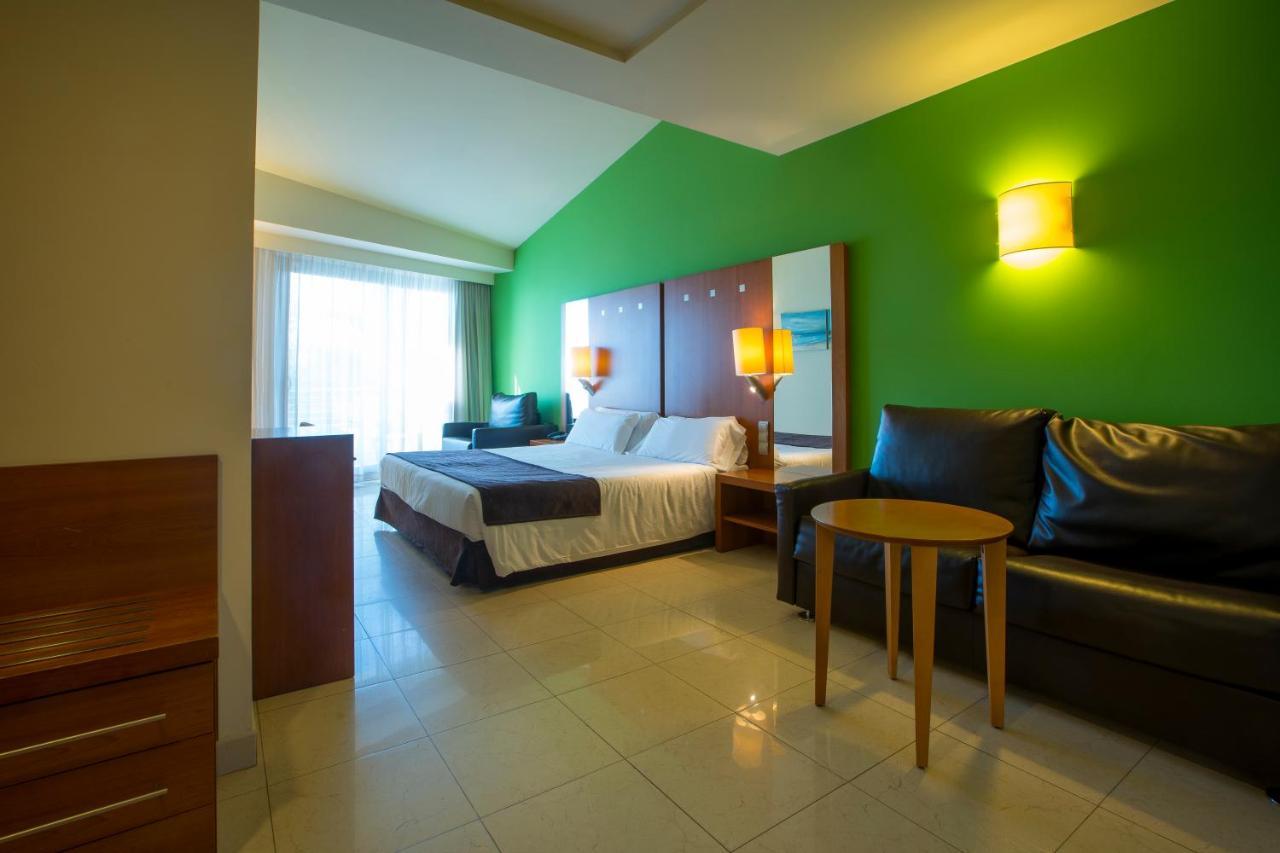 Hotel Miami Mar ซันต์การ์เลสเดลาราปีตา ภายนอก รูปภาพ