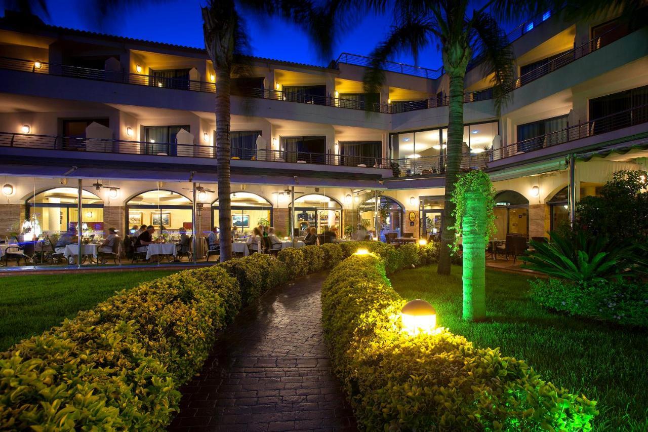 Hotel Miami Mar ซันต์การ์เลสเดลาราปีตา ภายนอก รูปภาพ