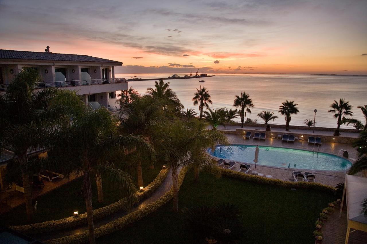 Hotel Miami Mar ซันต์การ์เลสเดลาราปีตา ภายนอก รูปภาพ